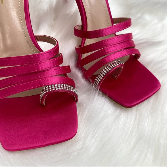 NIB Lulu’s Size 8 Hot Pink Satin Y2K Square Toe Heels with Rhinestones - Picture 4 of 10